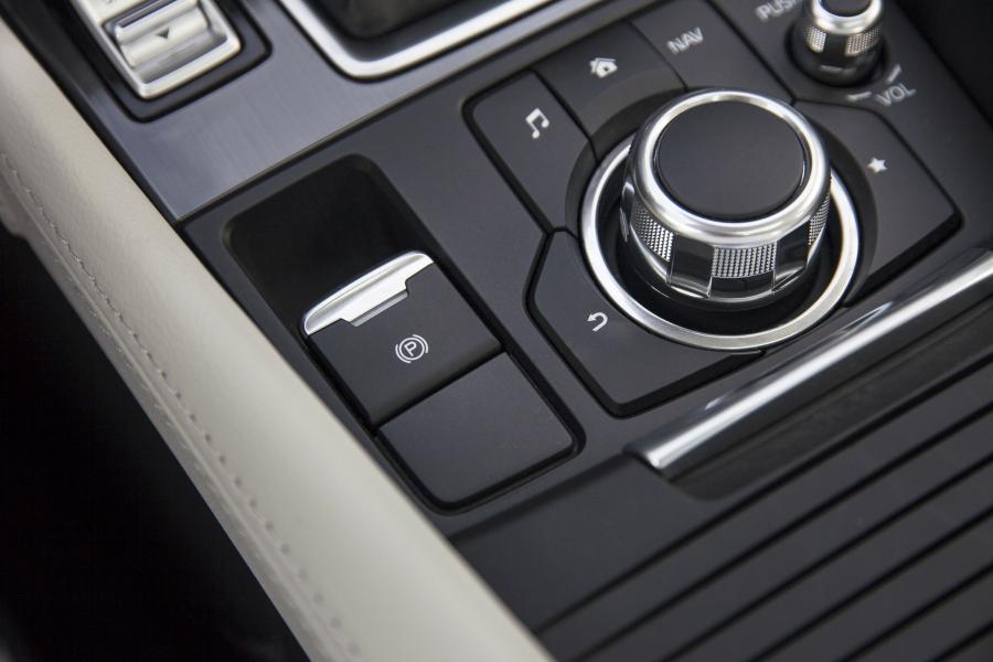 Детали интерьера Mazda6 Sedan 2015 года  (NA) (фото 39 из 74)
